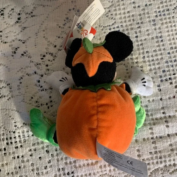 NWT, Vintage rare Mickey Mouse Pumpkin , 6 inch beanie - Picture 2 of 6